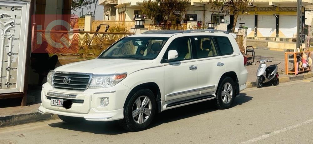 تۆیۆتا لاند کروزەر